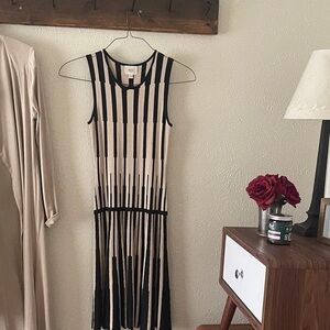 Elegant Sleeveless Striped Dress